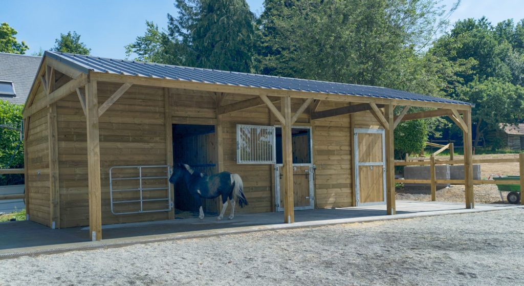 bâtiment bois sur mesure pour chevaux